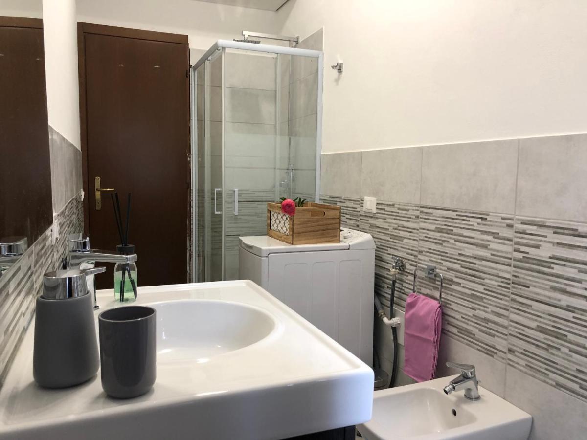 Ampio Bilocale A Milano Apartamento Exterior foto