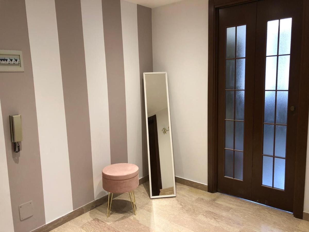 Ampio Bilocale A Milano Apartamento Exterior foto